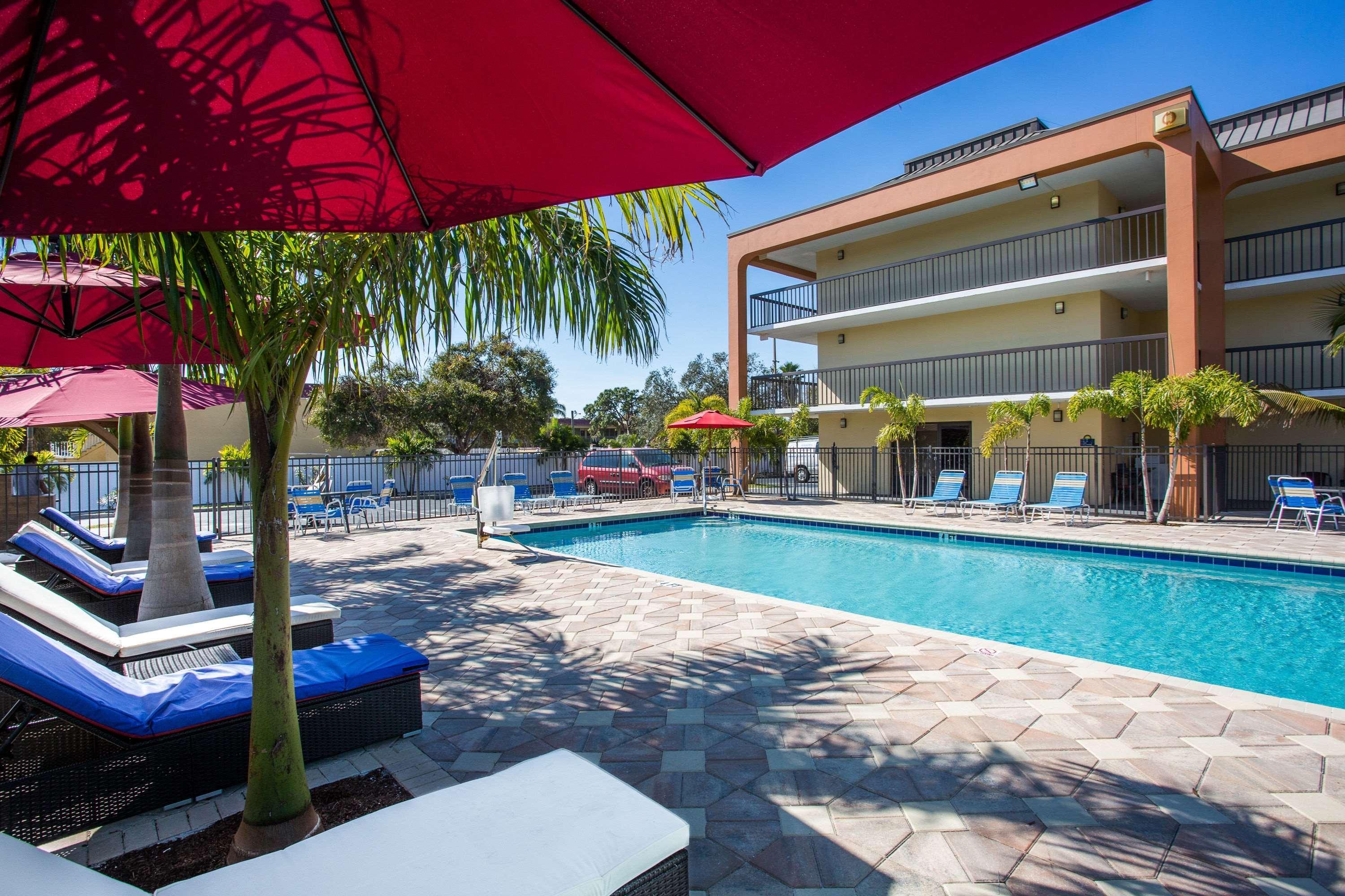 Days Inn By Wyndham Sarasota Bay Exteriér fotografie