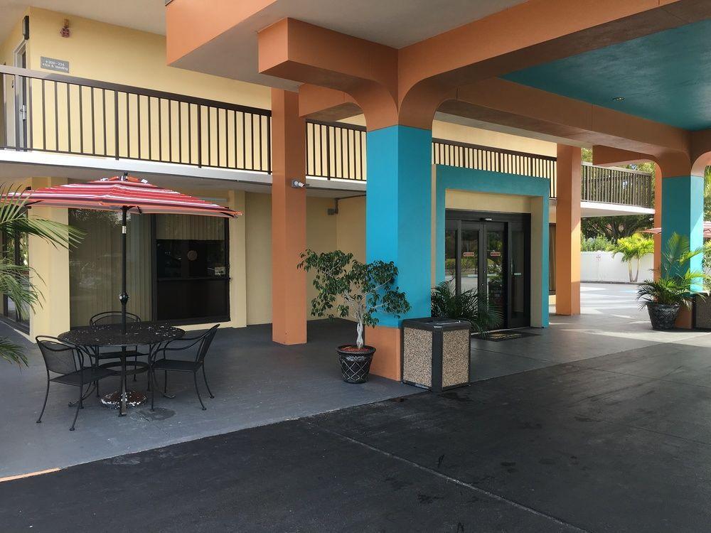Days Inn By Wyndham Sarasota Bay Exteriér fotografie