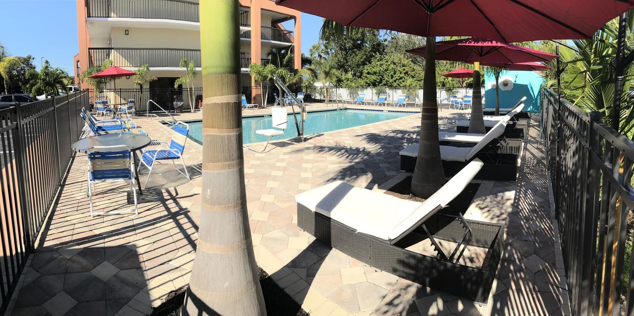 Days Inn By Wyndham Sarasota Bay Exteriér fotografie