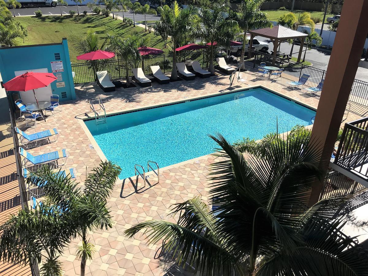 Days Inn By Wyndham Sarasota Bay Exteriér fotografie